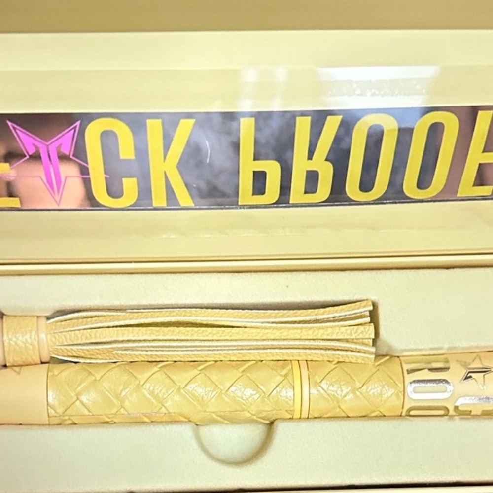 Jeffree Star F*ck Proof Mascara Banana Fetish - Picture 3 of 6